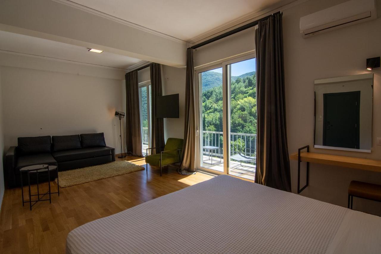Theoxenia Hotel Andritsaina Exterior photo